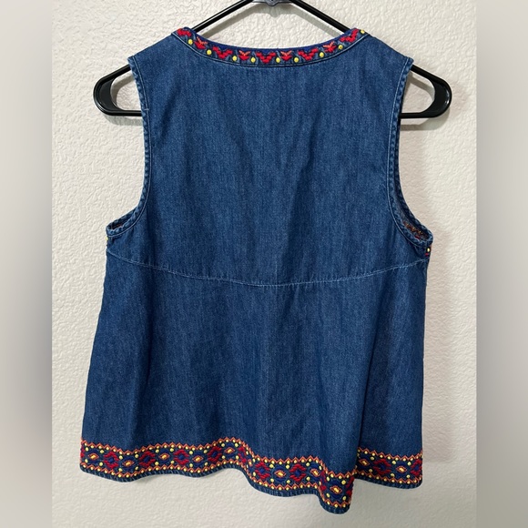 GAP Sleeveless Denim Embroidered Top - Picture 3 of 4